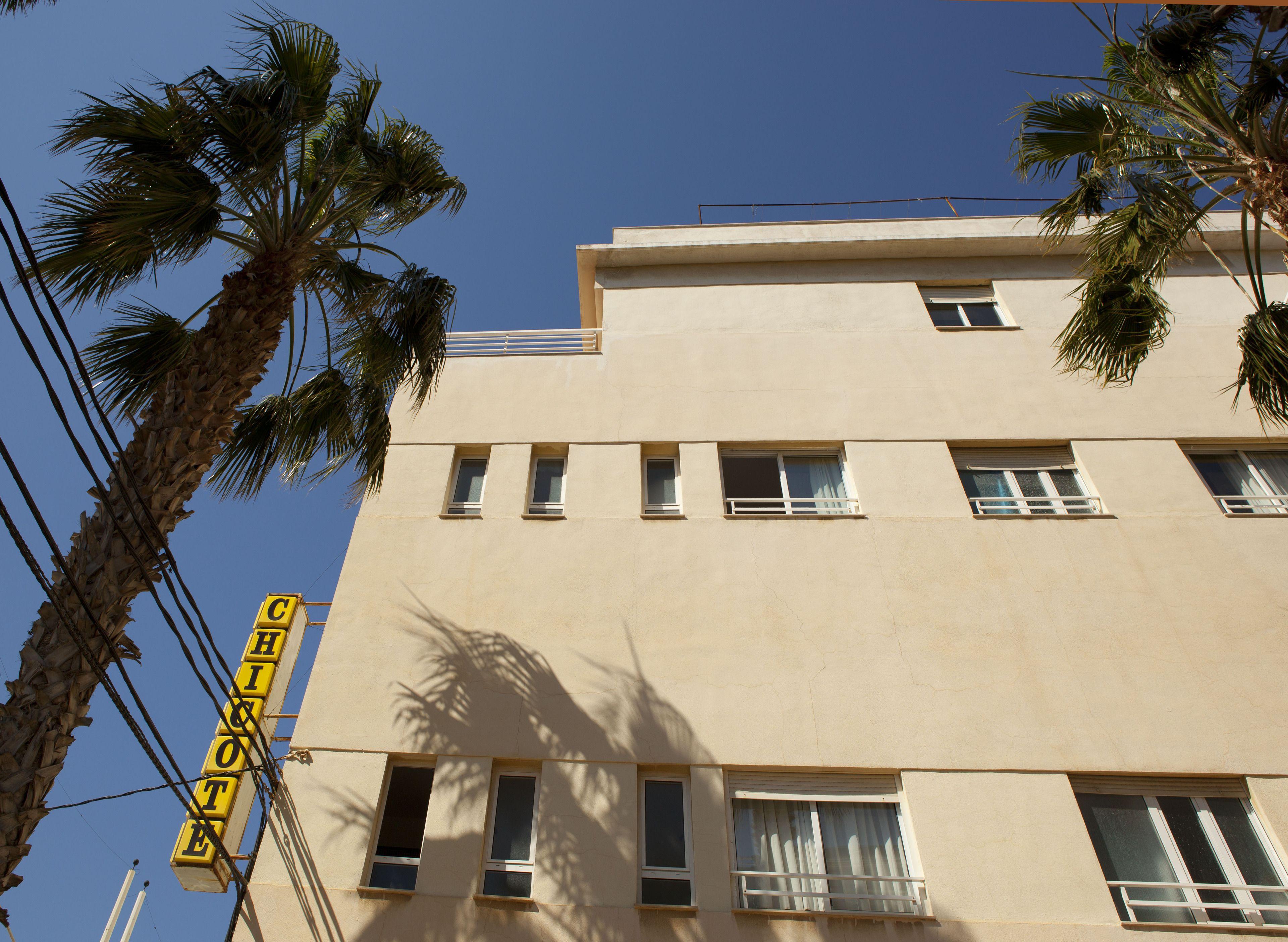 Malvarrosa Beach Rooms — Foto’s 1