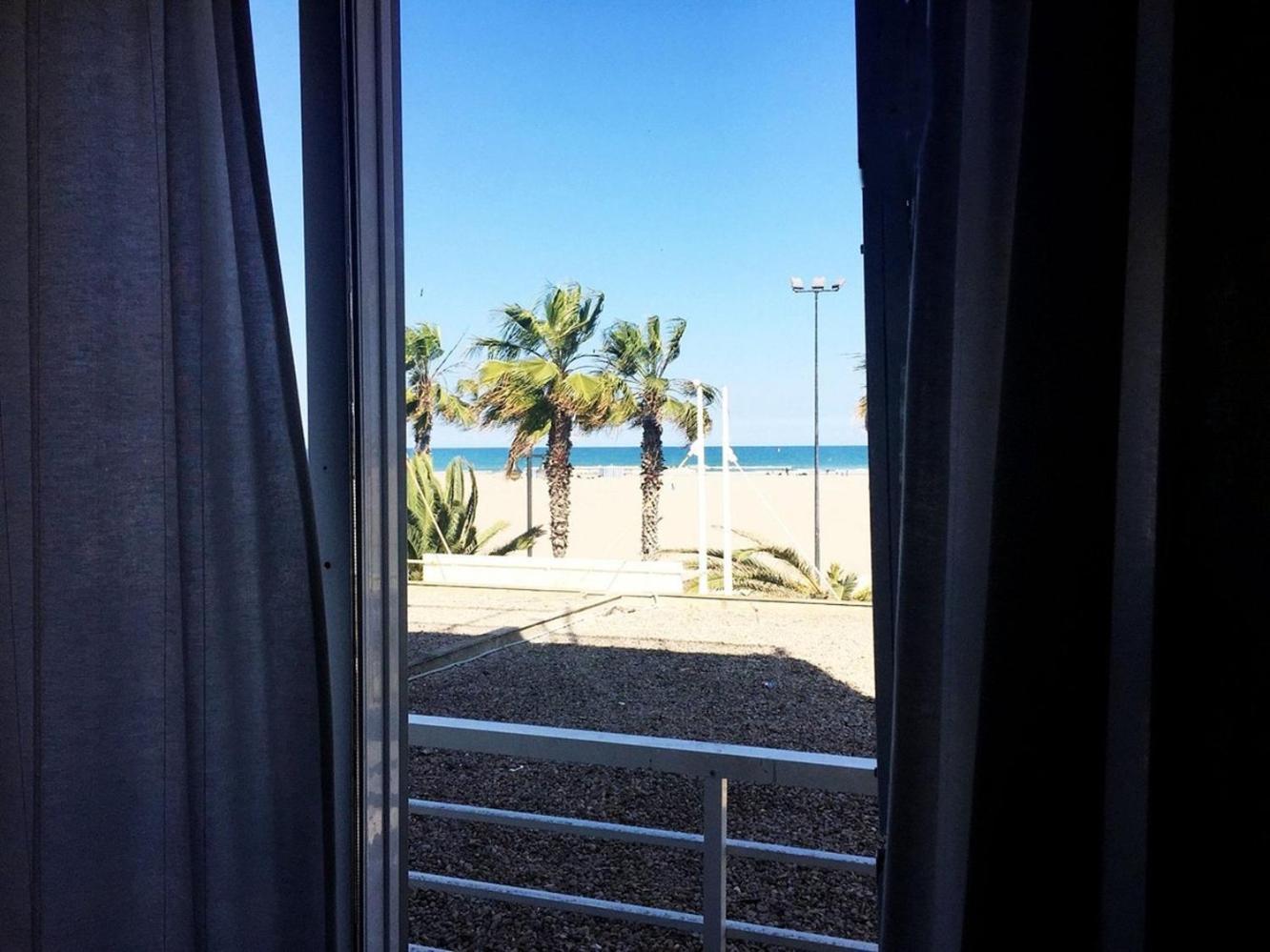 Malvarrosa Beach Rooms — Foto’s 3